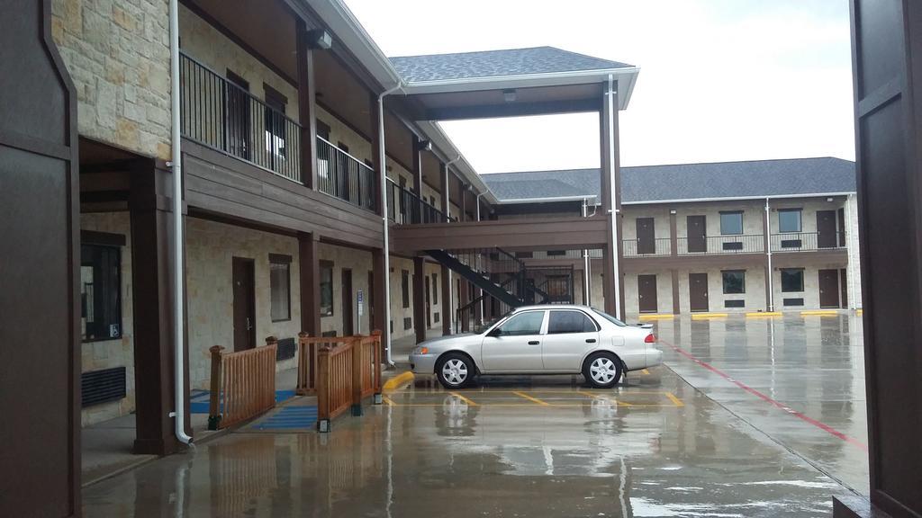 Lux Inn And Suites Three Rivers Buitenkant foto