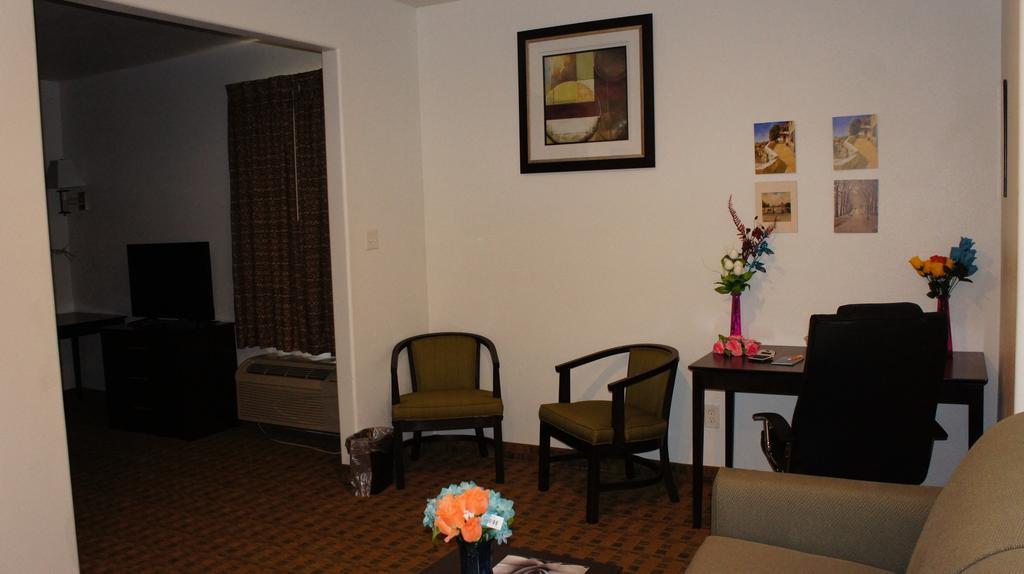 Lux Inn And Suites Three Rivers Buitenkant foto