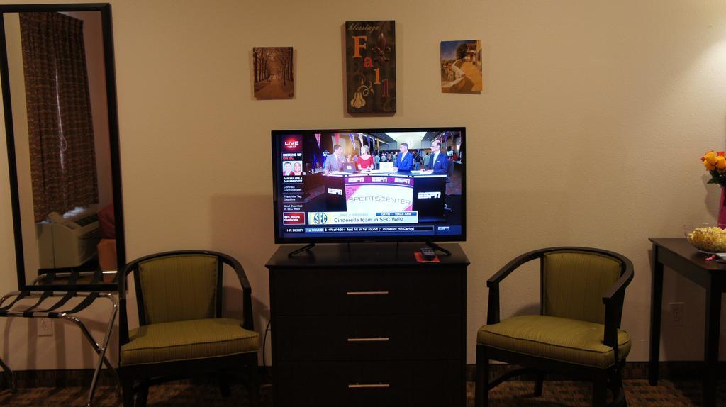 Lux Inn And Suites Three Rivers Kamer foto
