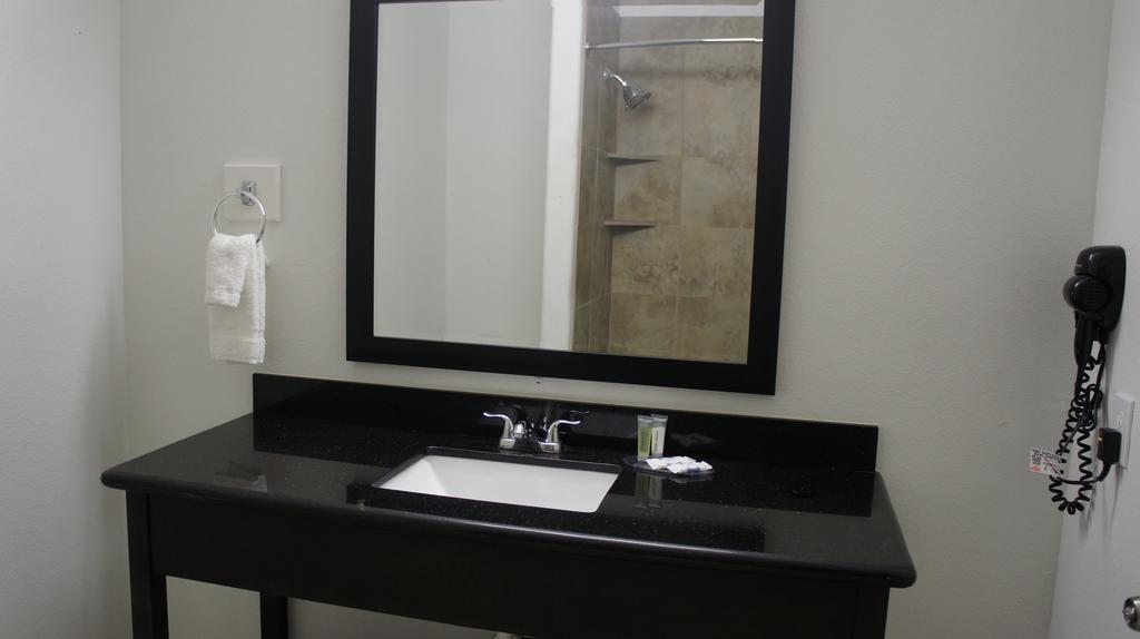 Lux Inn And Suites Three Rivers Kamer foto
