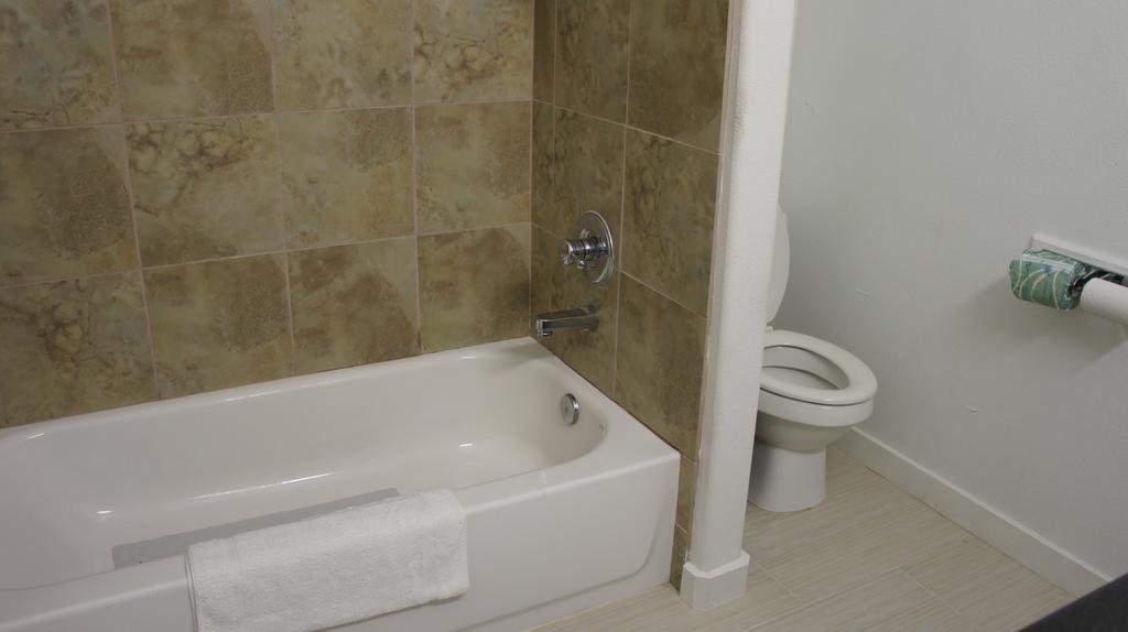 Lux Inn And Suites Three Rivers Buitenkant foto