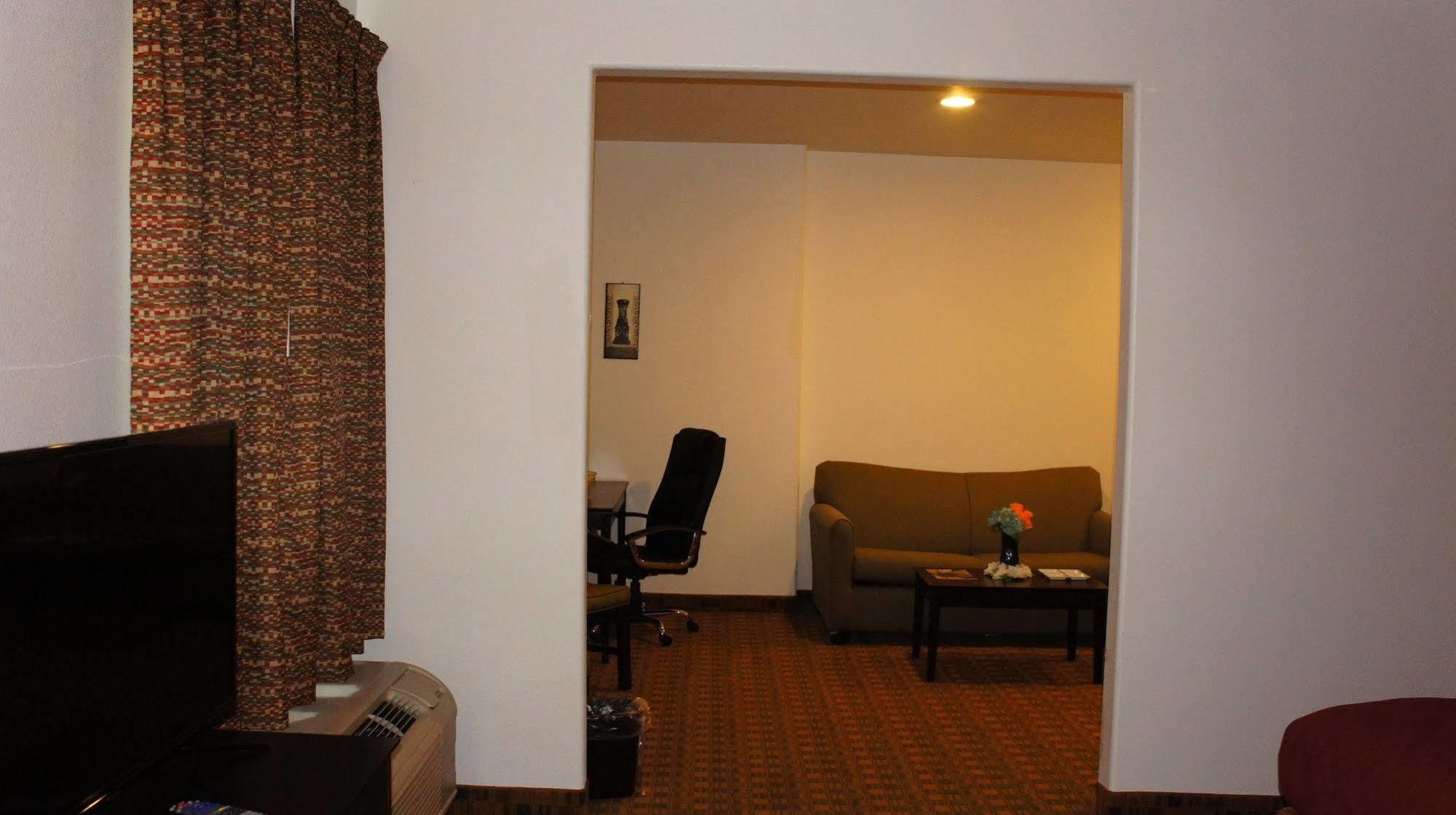 Lux Inn And Suites Three Rivers Buitenkant foto