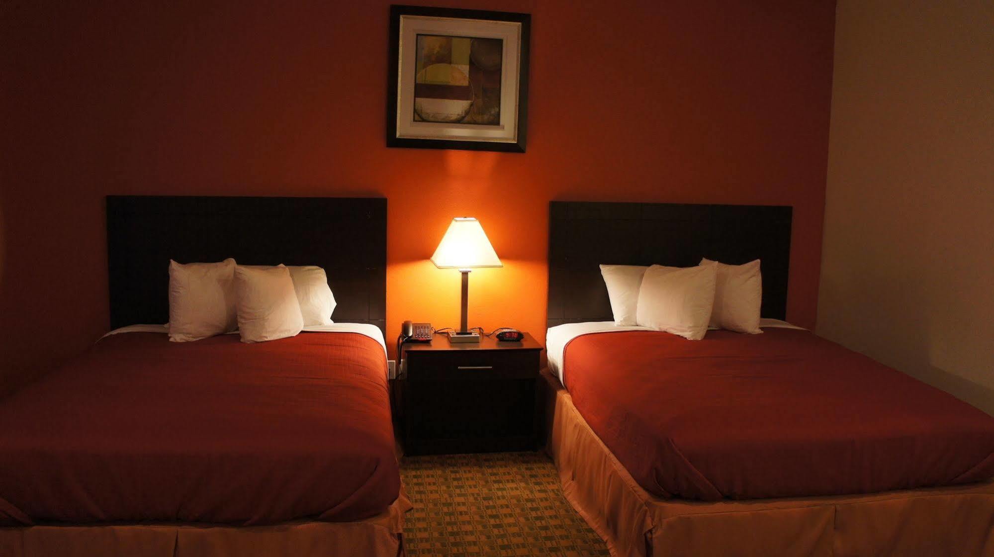Lux Inn And Suites Three Rivers Buitenkant foto