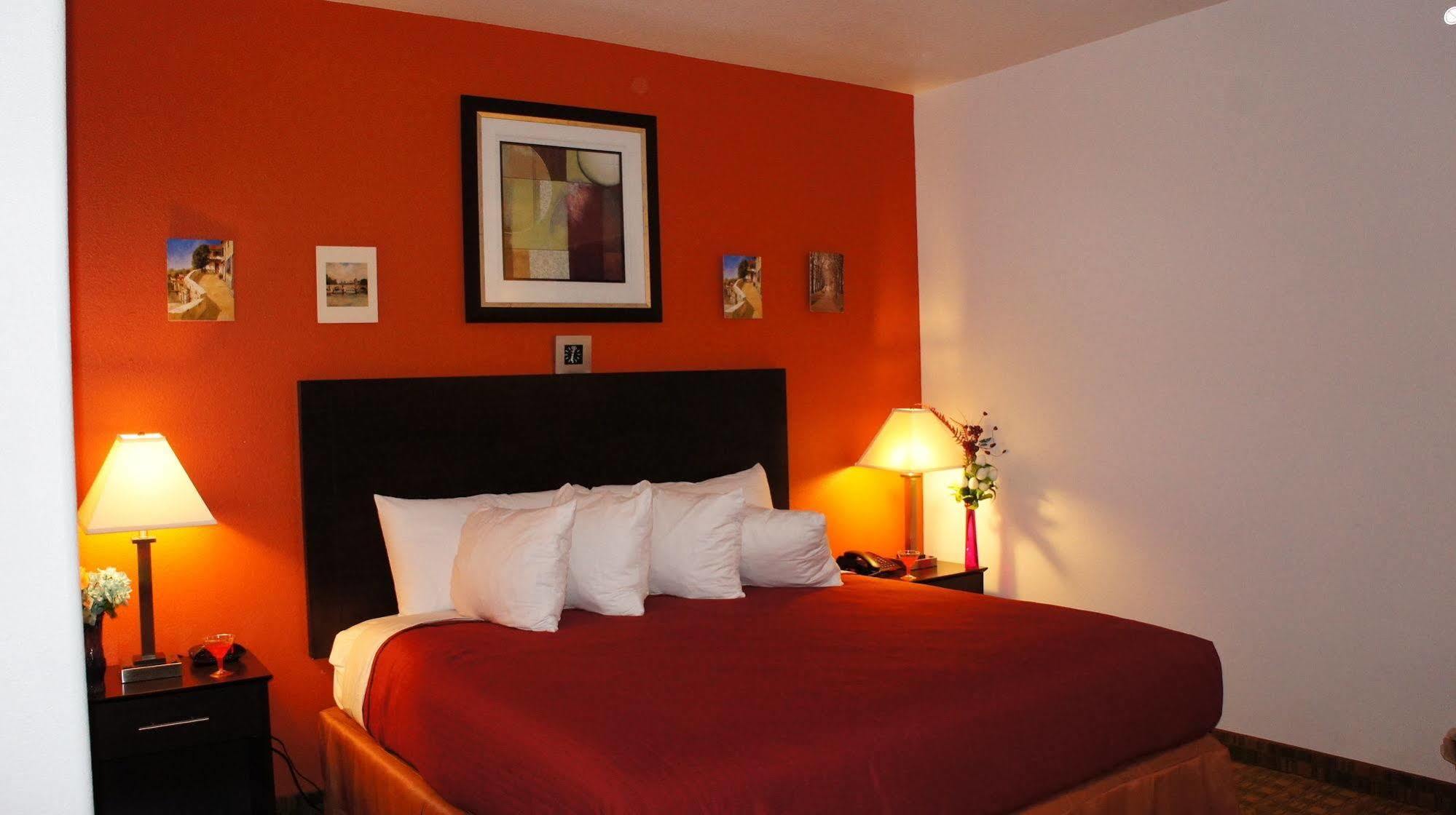 Lux Inn And Suites Three Rivers Buitenkant foto