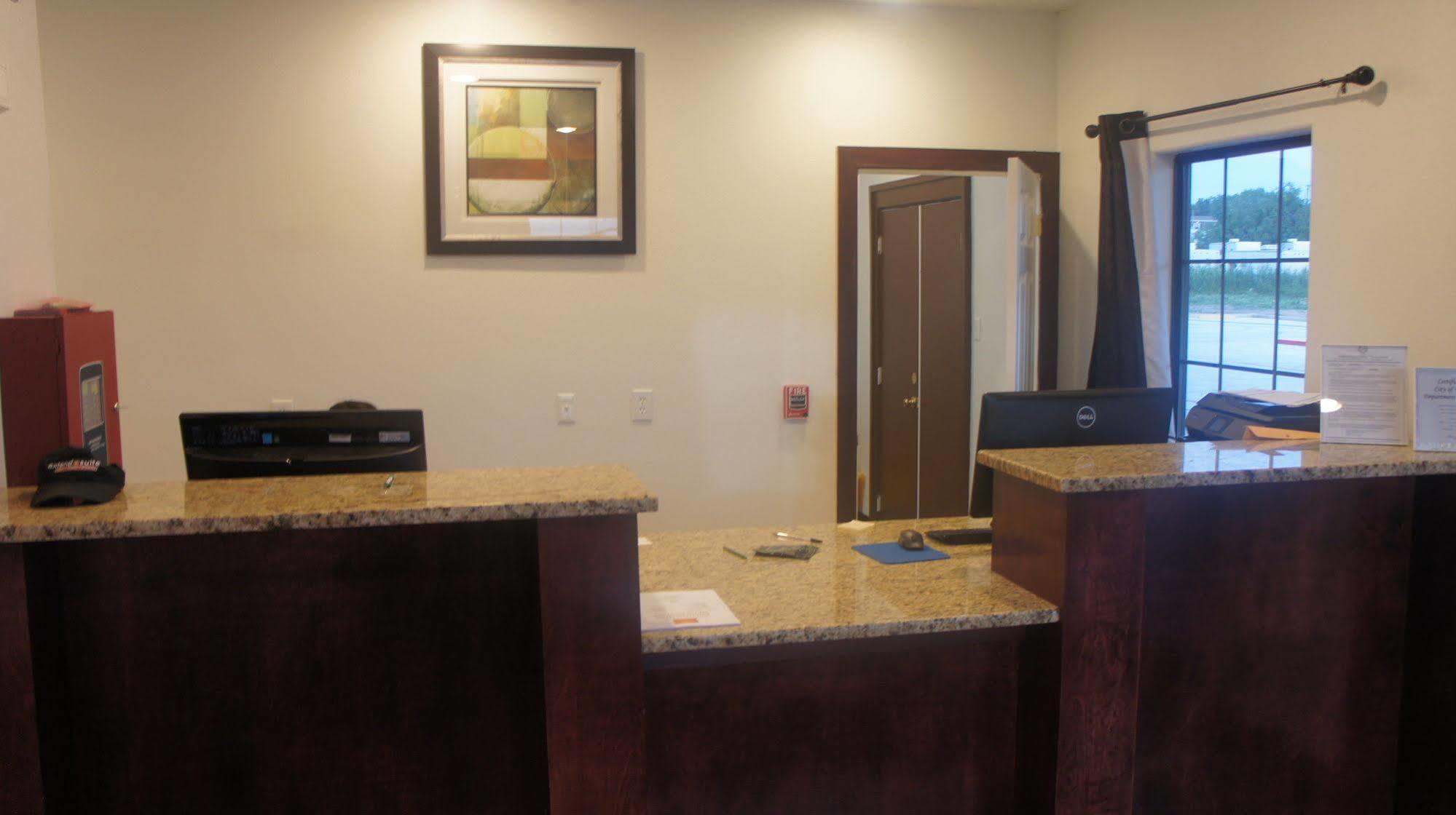 Lux Inn And Suites Three Rivers Buitenkant foto