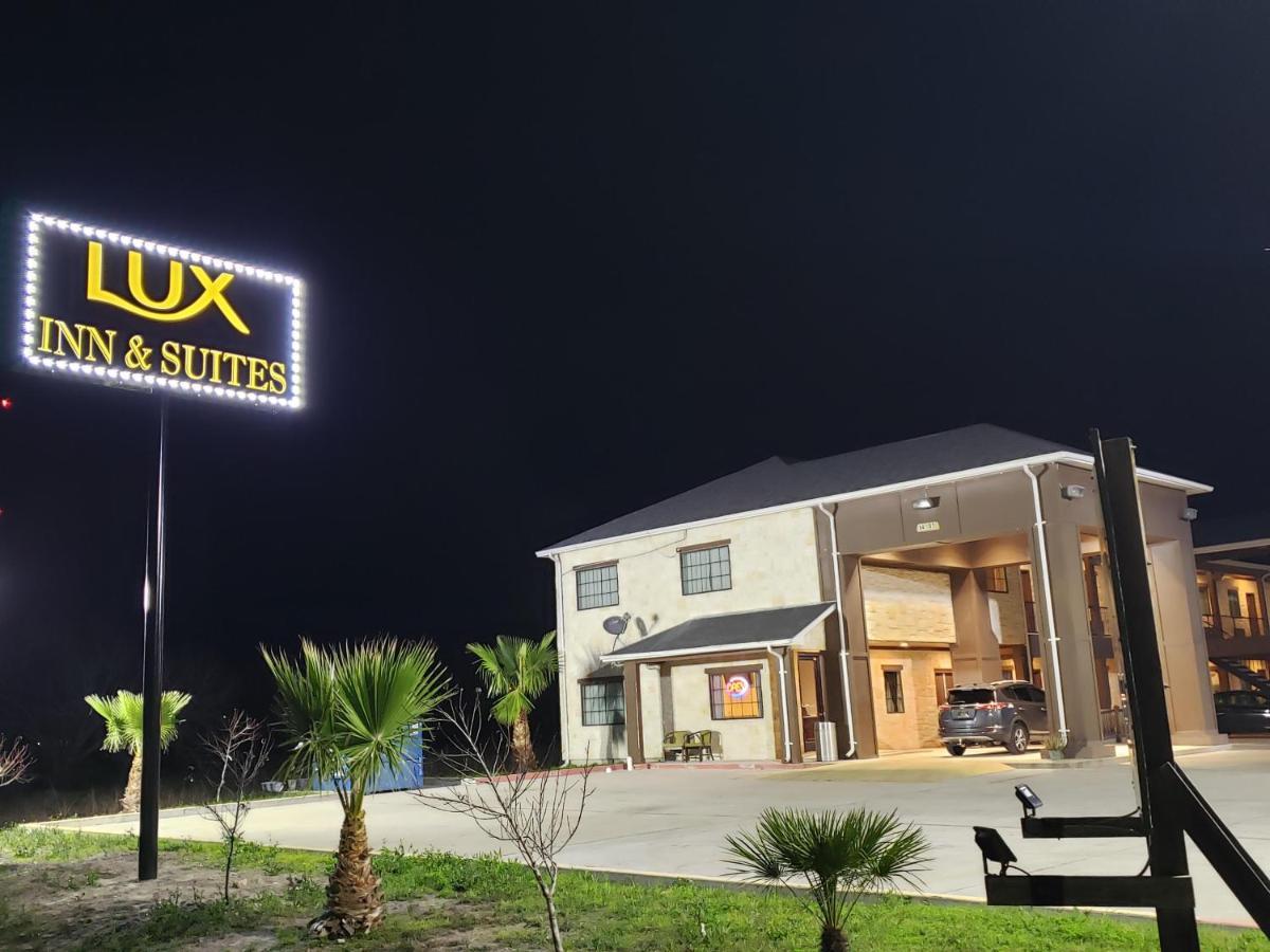 Lux Inn And Suites Three Rivers Buitenkant foto